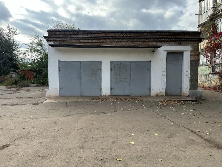 Garage, workshop, premises under car repair shop with territory, tire shop