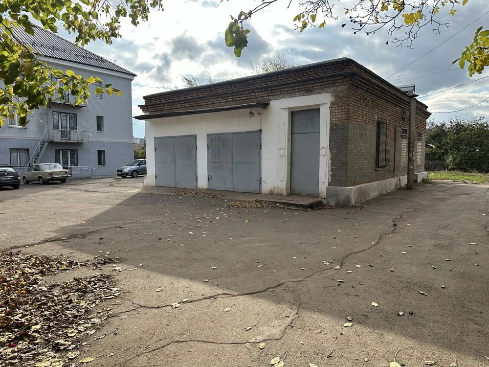 Garage, workshop, premises under car repair shop with territory, tire shop