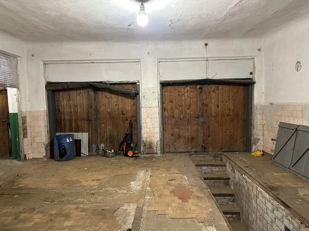 Garage, workshop, premises under car repair shop with territory, tire shop