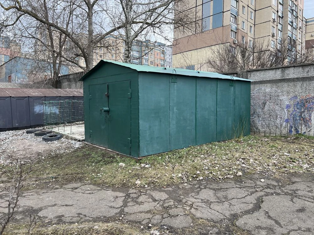 Metal Garage in Zarechnoe