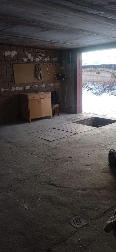 Гараж 40 м2 в Центре на Балхашской кооператив Дзержинец