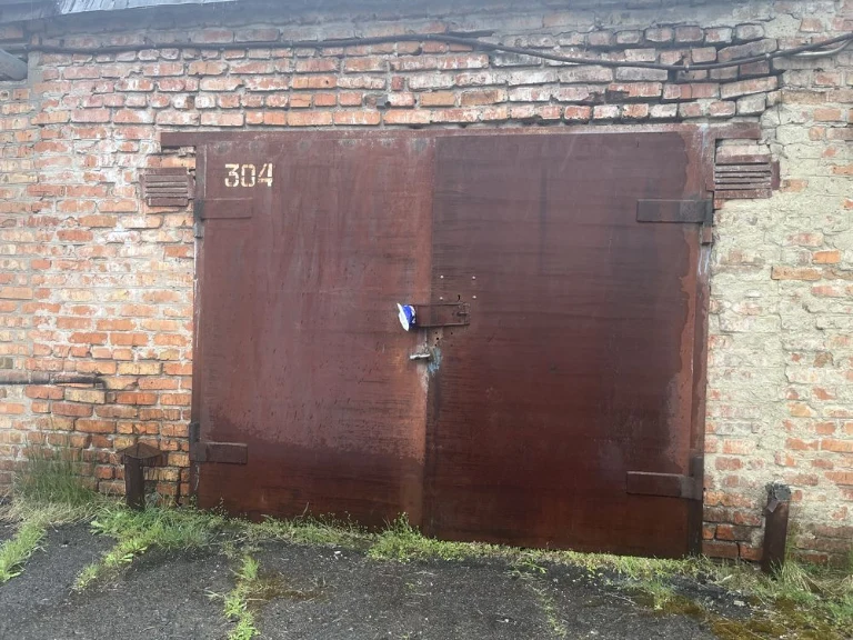 Garage in G.K. "Pioner"