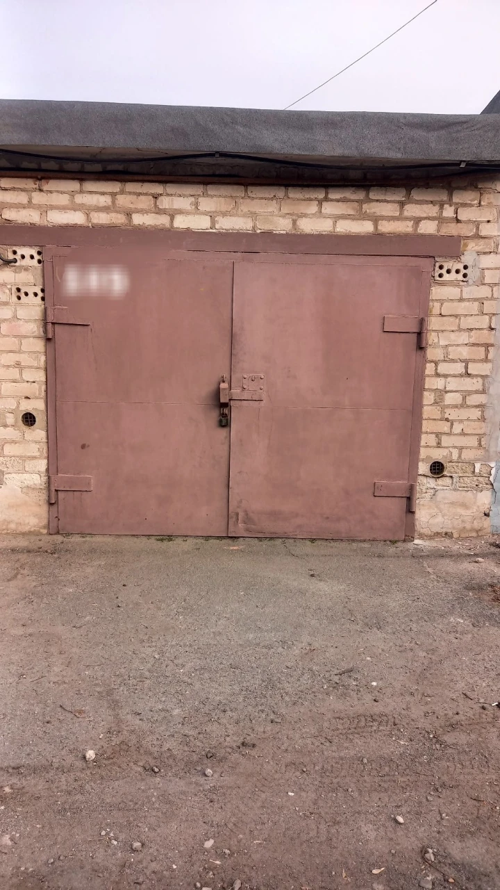 For Sale: Garage in the "Cosmonauts" area.