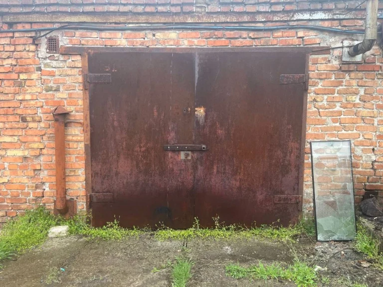 Garage for sale - GK "Pioner"