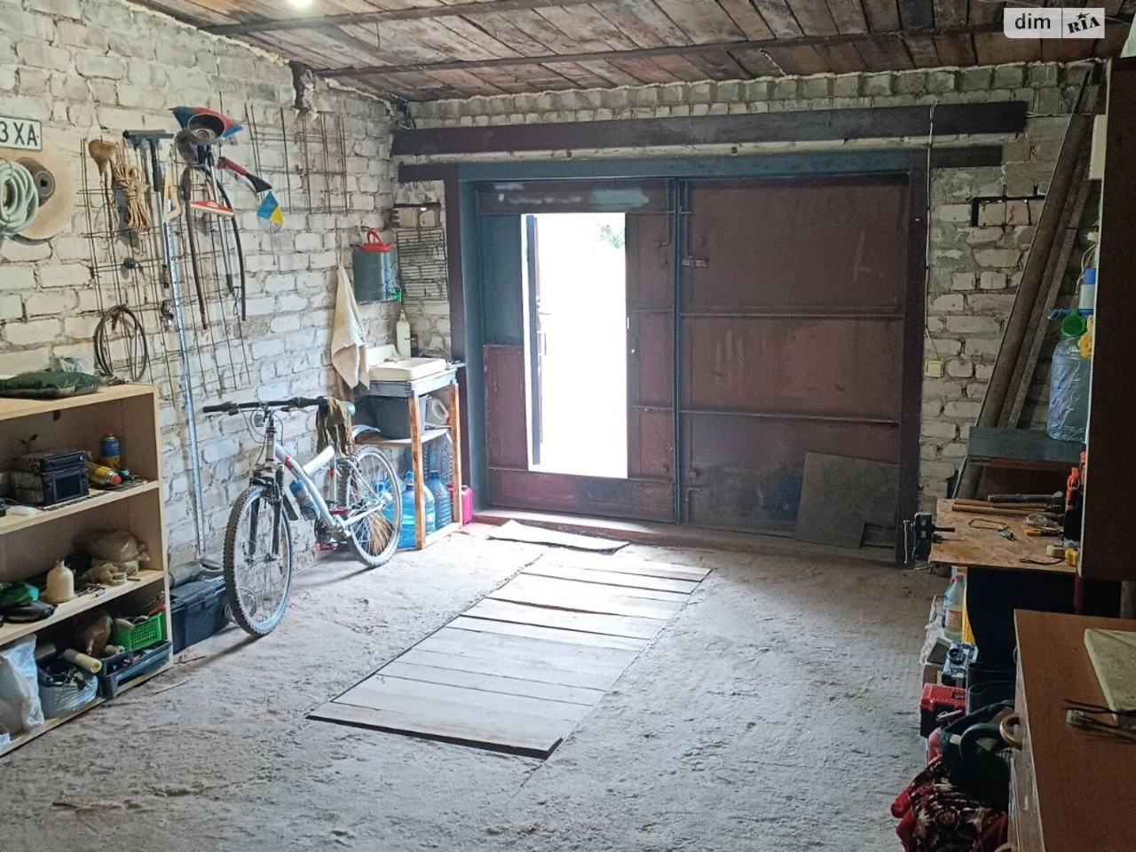 Property in Garage Cooperative Central-City