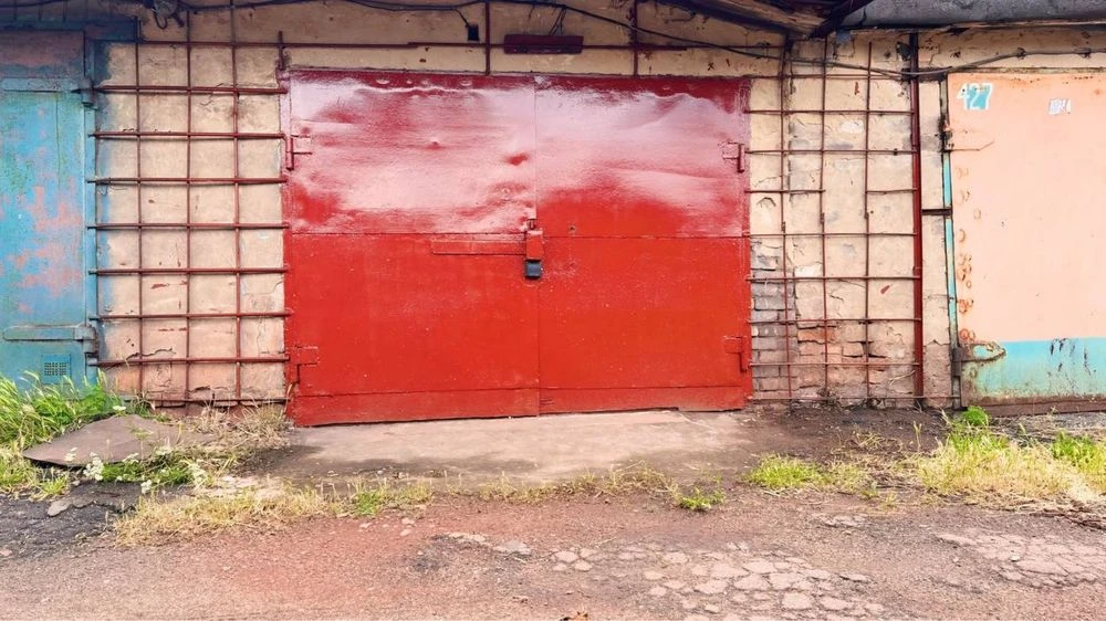 Garage with pit and cellar 20.5 m2