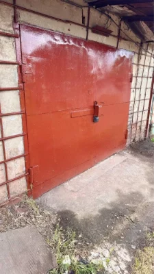 Garage with pit and cellar 20.5 m2