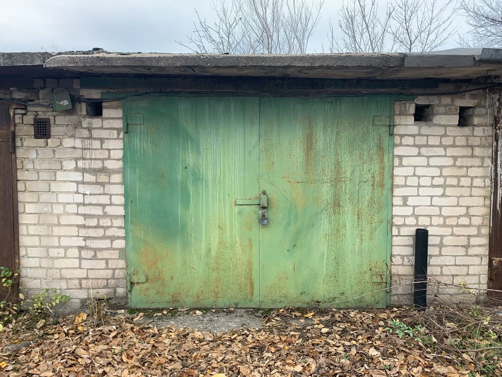 Cooperative Garage North. 2 km from the Сурикова stop.