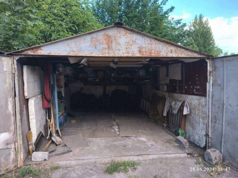 Продается гараж железный