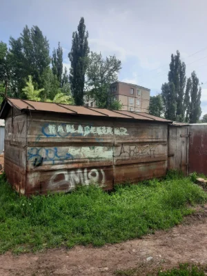 Garage in the area of the hotel Kiev