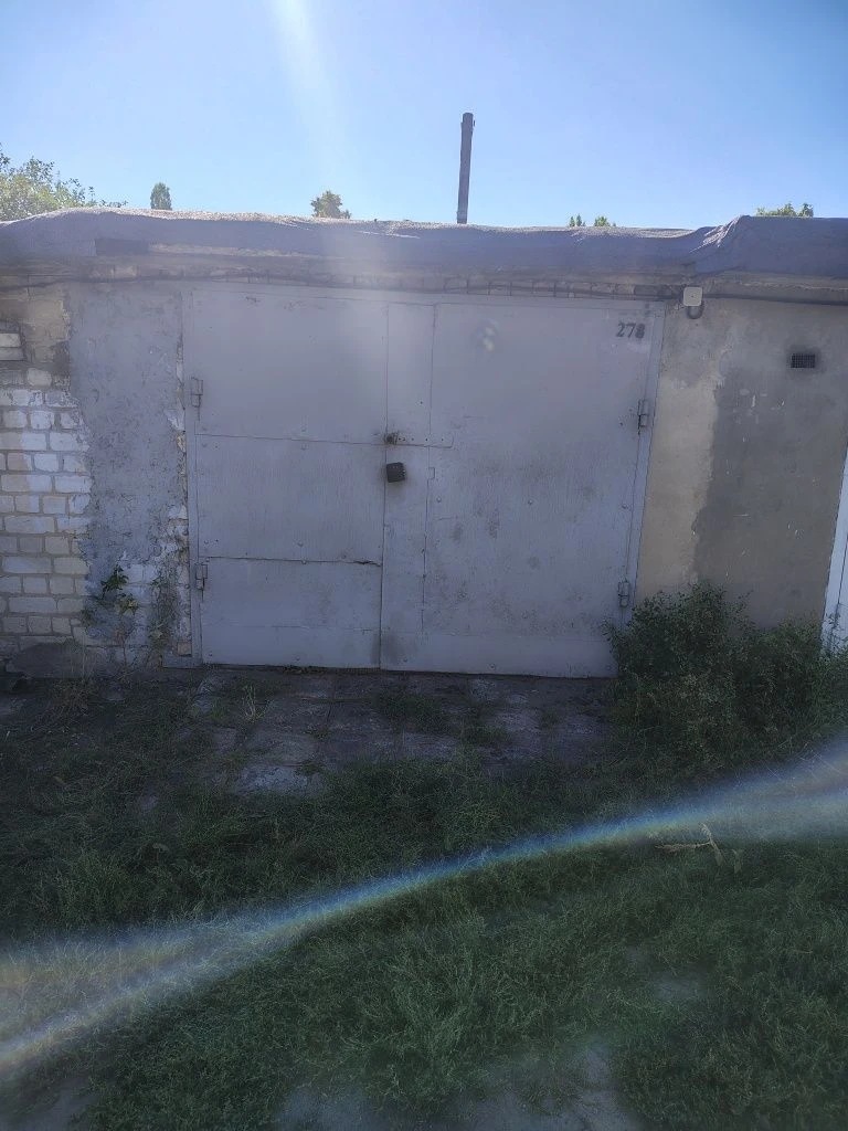 Garage near the chemical plant, district 11, school