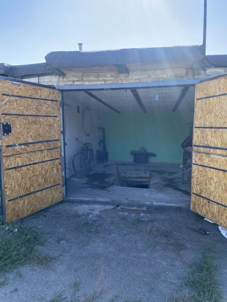 Garage in the "Motor" community