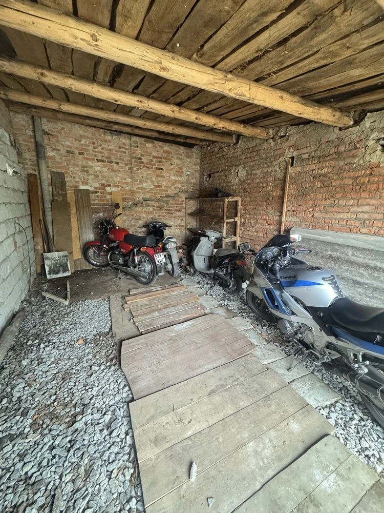 For sale: Garage in good condition