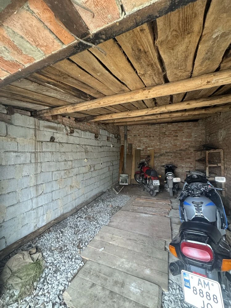 For sale: Garage in good condition