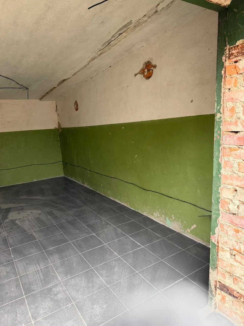 Продаж гаражу у гаражному кооперативі .