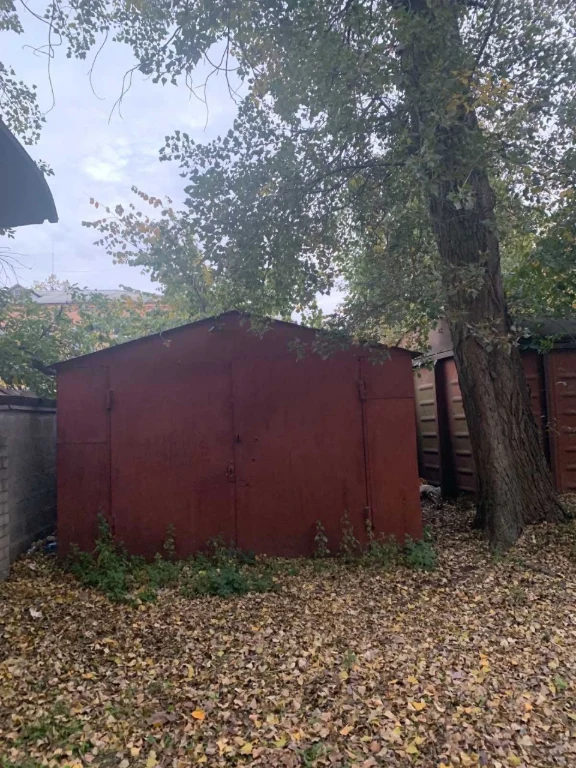Продам розбірний металевий гараж в гарному стані