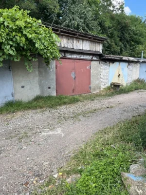Продам гараж у гаражному кооперативі в районі заводу ЗБШ