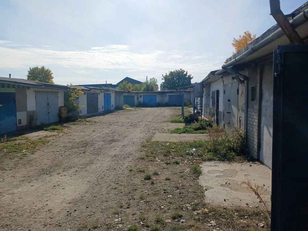 Продаётся гараж на улице Литвина
