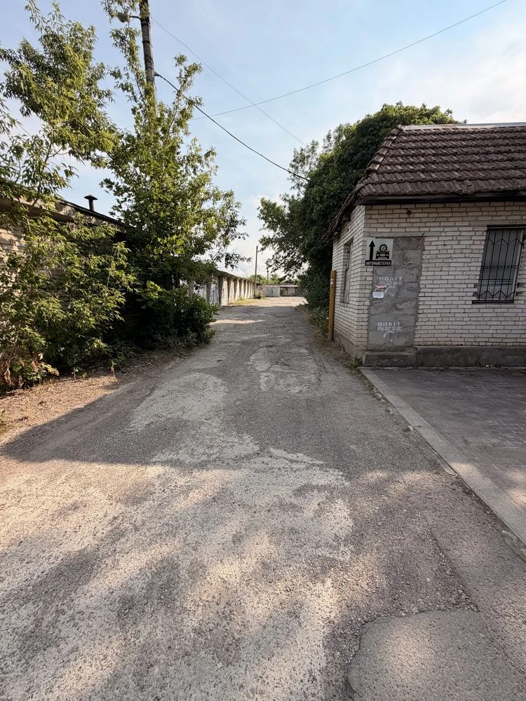 Продаётся гараж под автобус