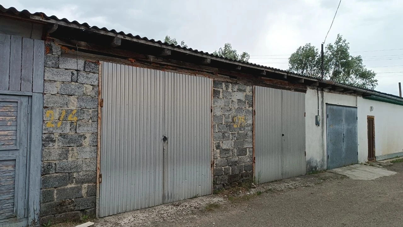 Продам гараж у кооперативі на Мазепи біля катка
