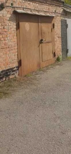 Garage! Railway settlement, brick, 64, basement, observation pit