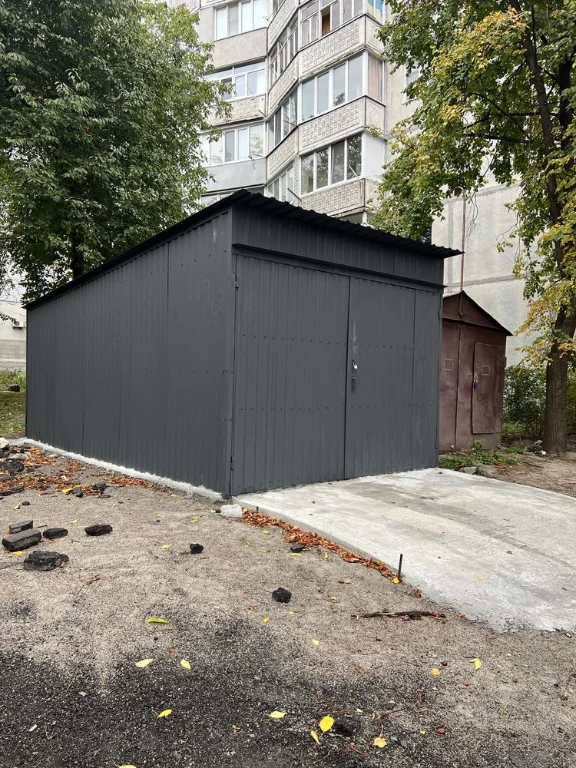 For sale new metal garage center