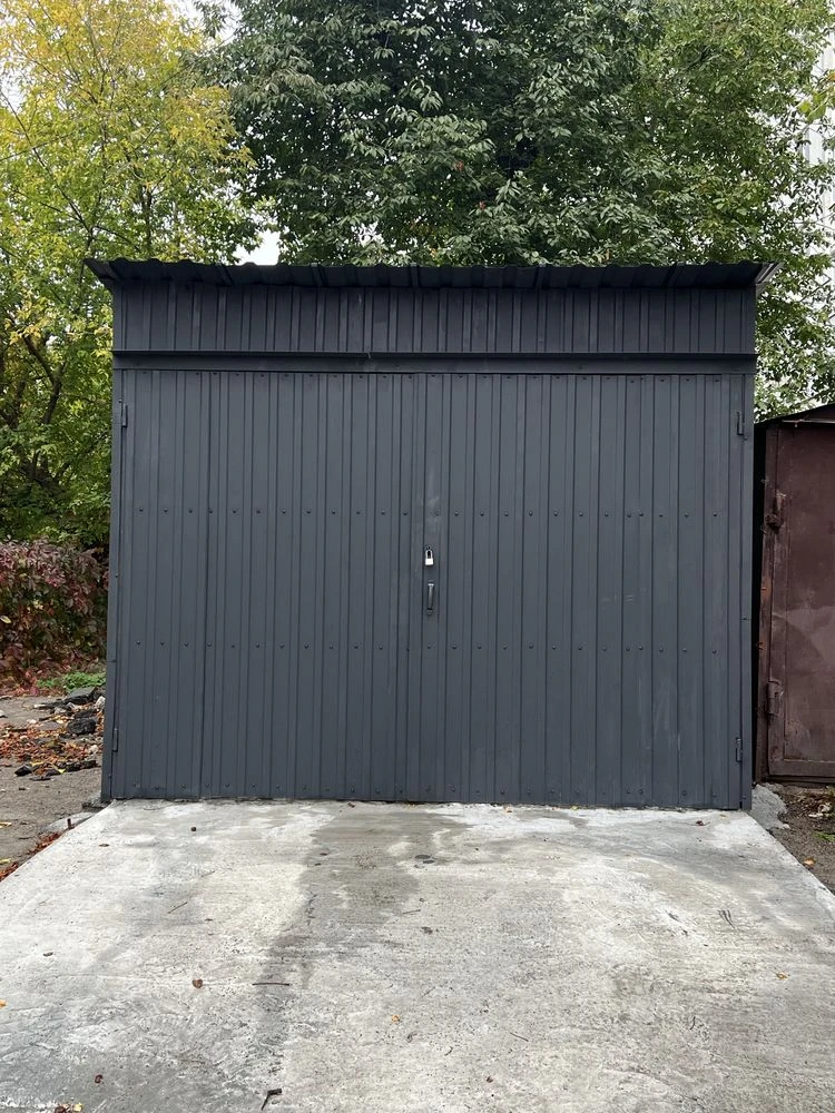 For sale new metal garage center
