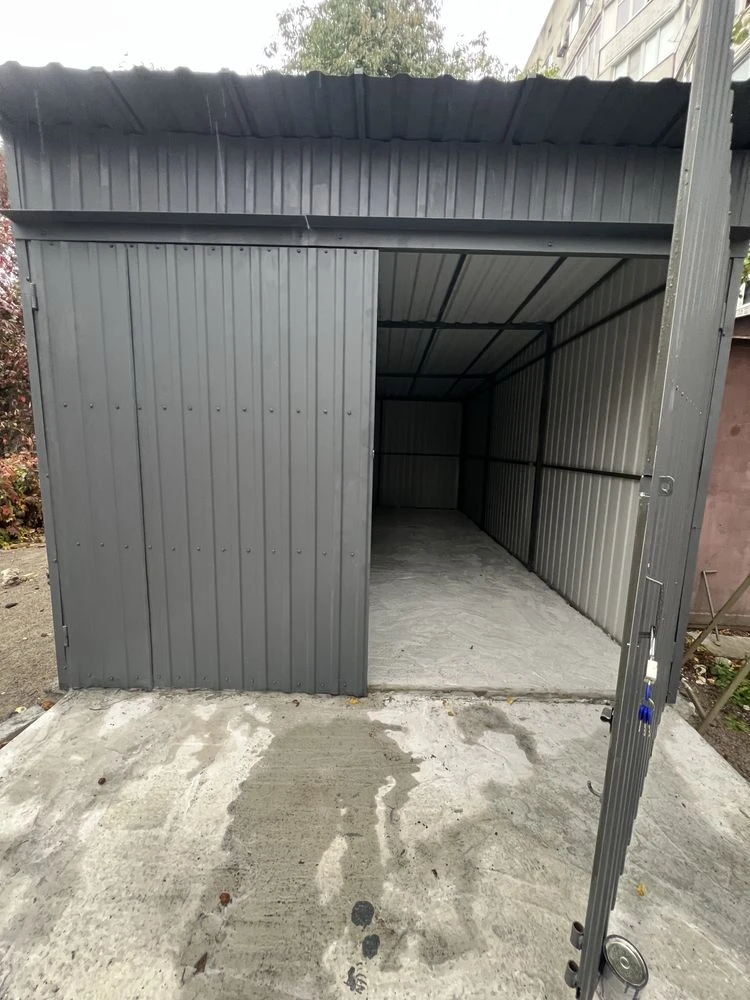 For sale new metal garage center
