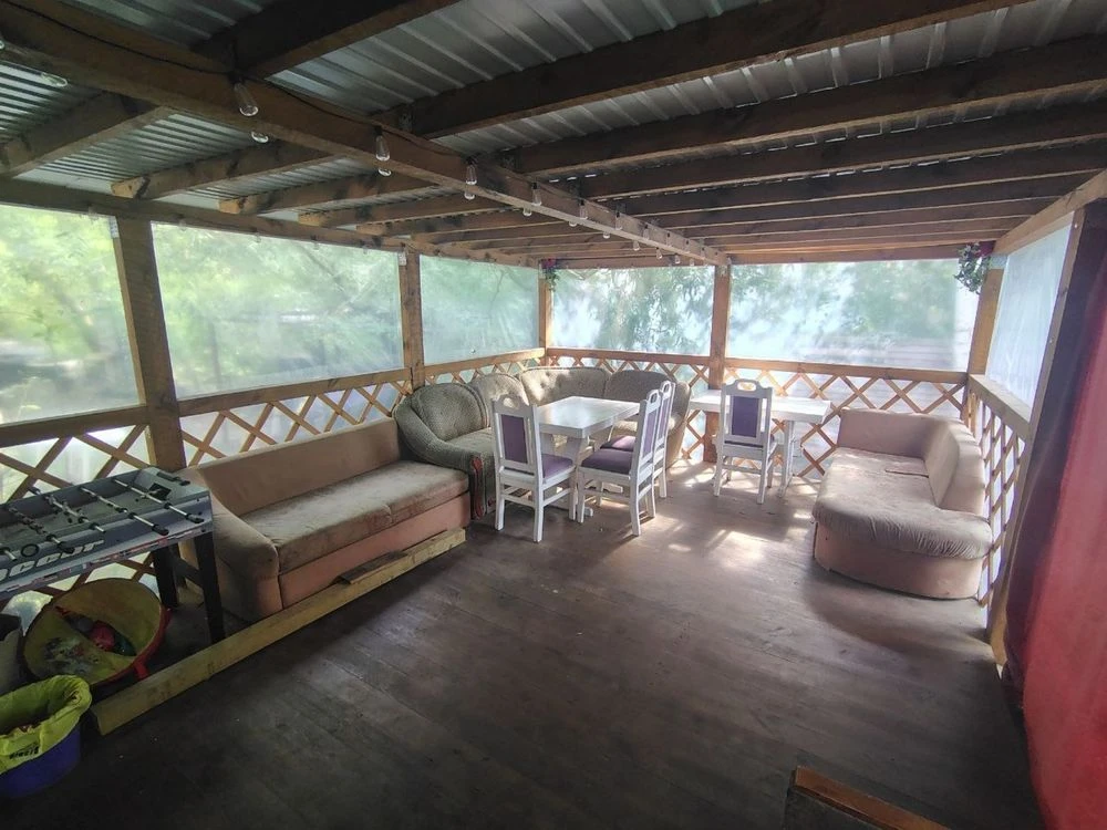 Sale of garage with recreation area