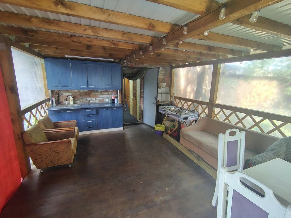 Sale of garage with recreation area