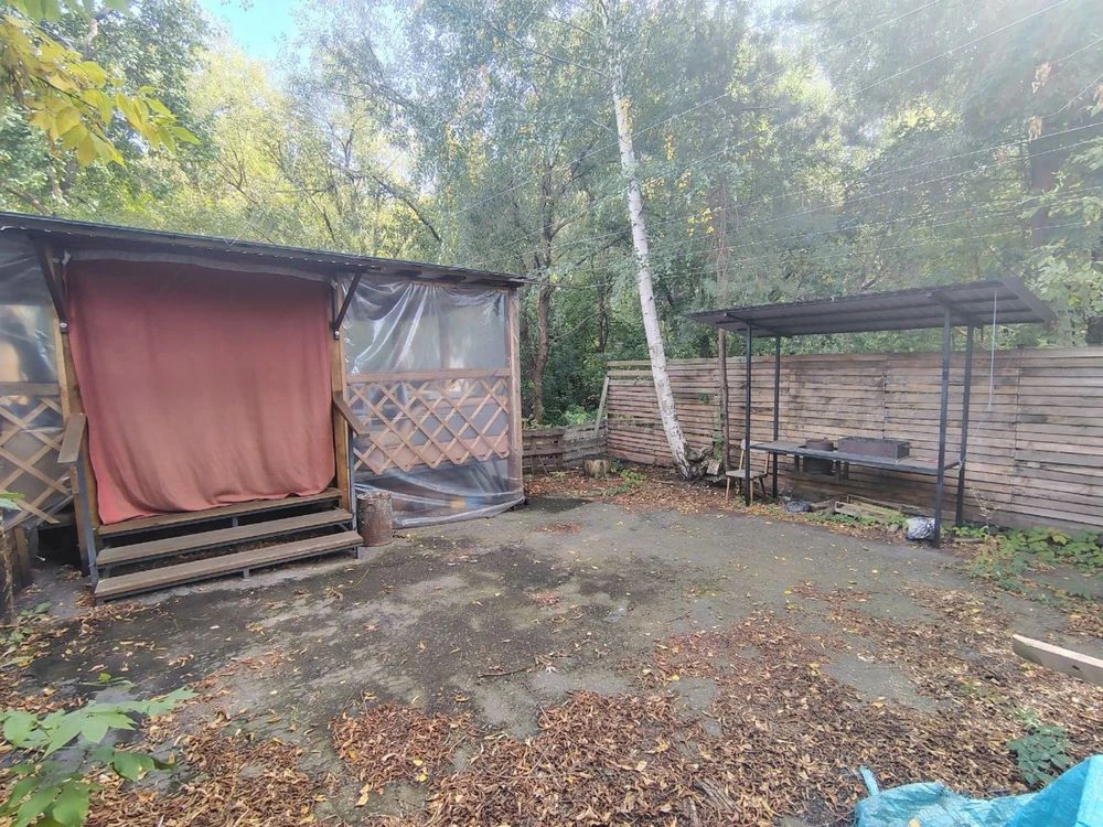 Sale of garage with recreation area