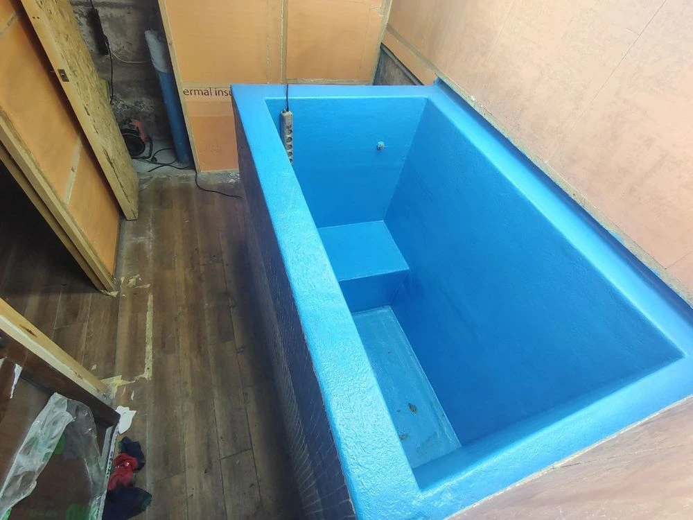 Sale of garage with recreation area