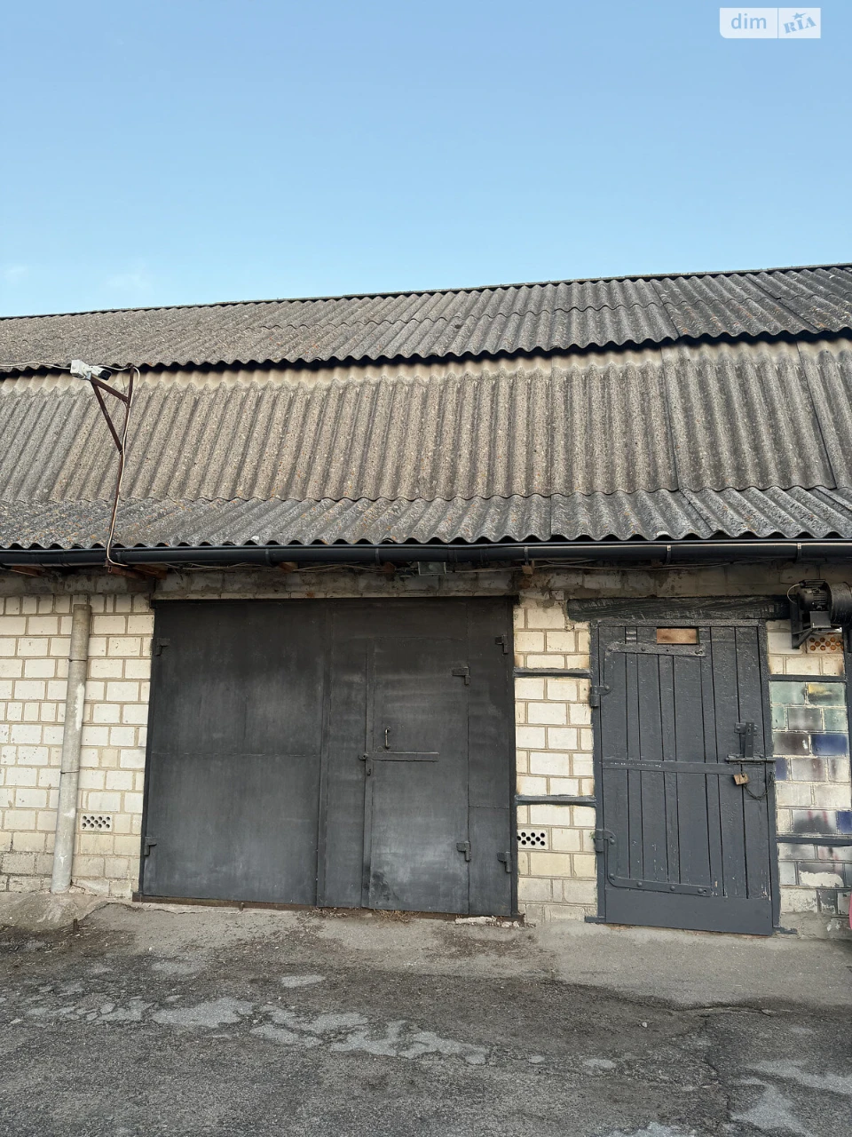 For Sale: Separate Garage in Bohuslav