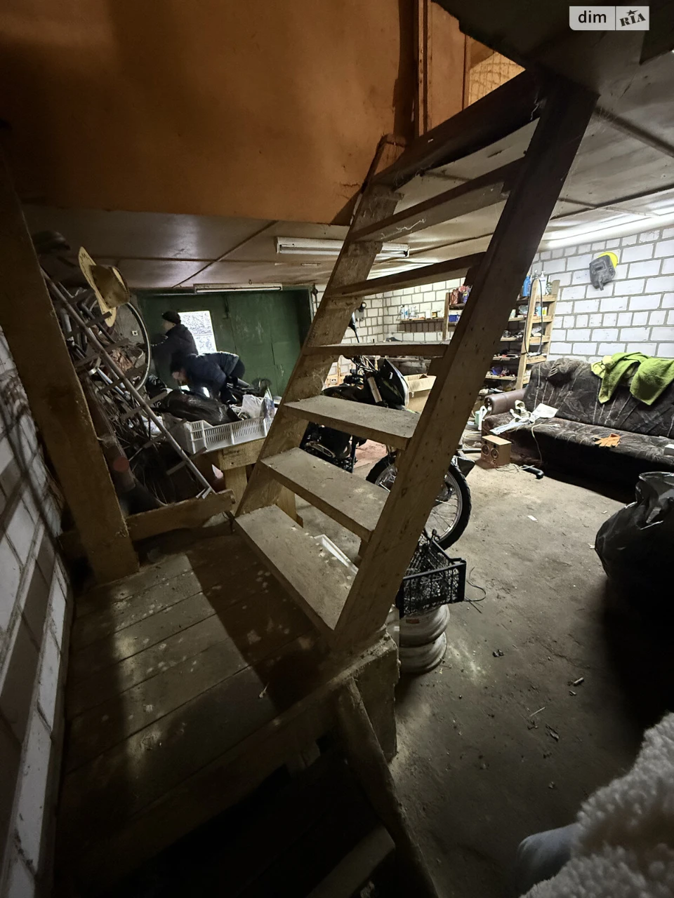 For Sale: Separate Garage in Bohuslav