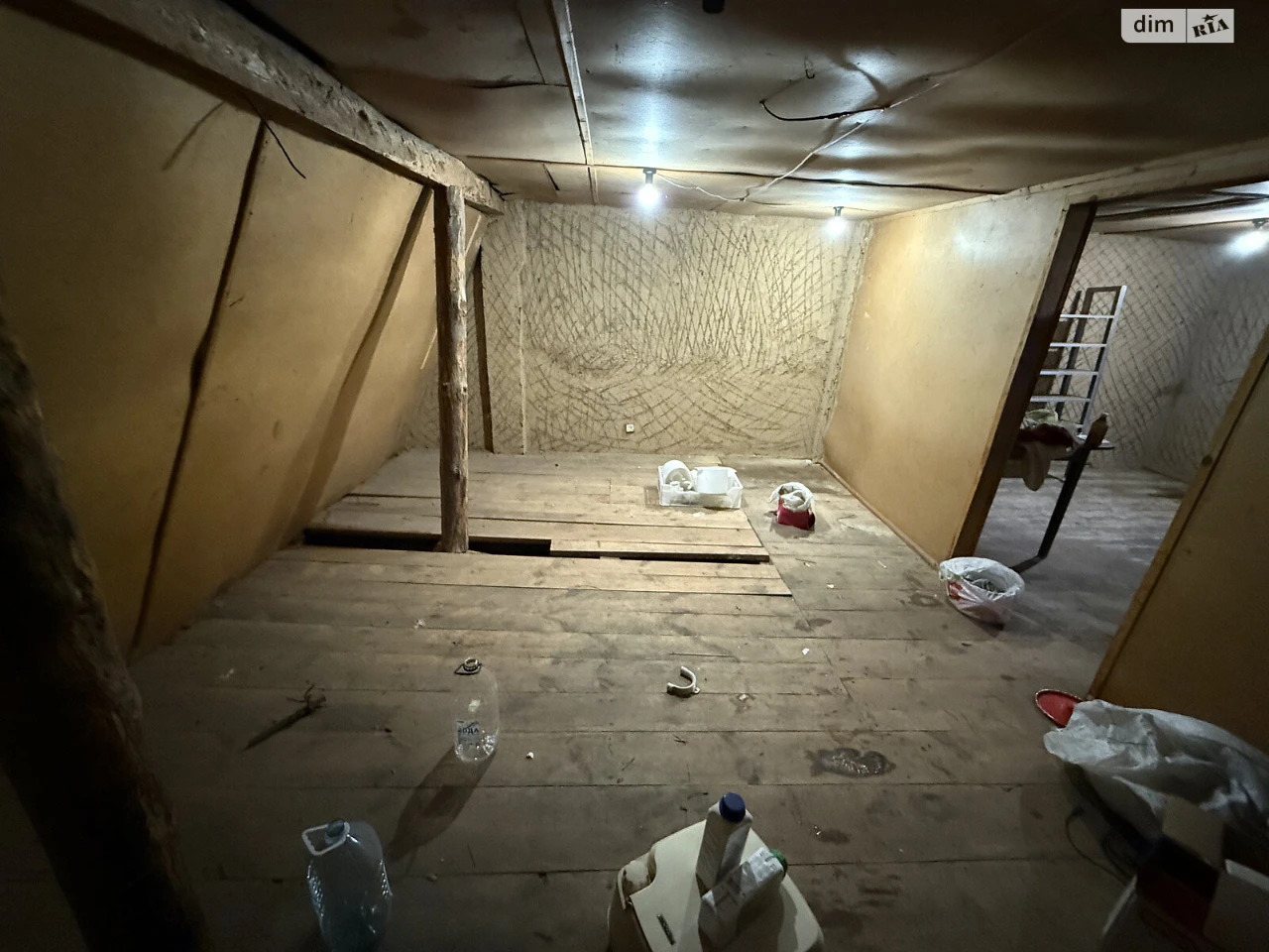 For Sale: Separate Garage in Bohuslav