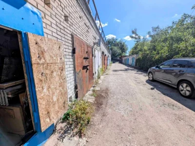 Brick Garage for Sale on Heroi Krut Street