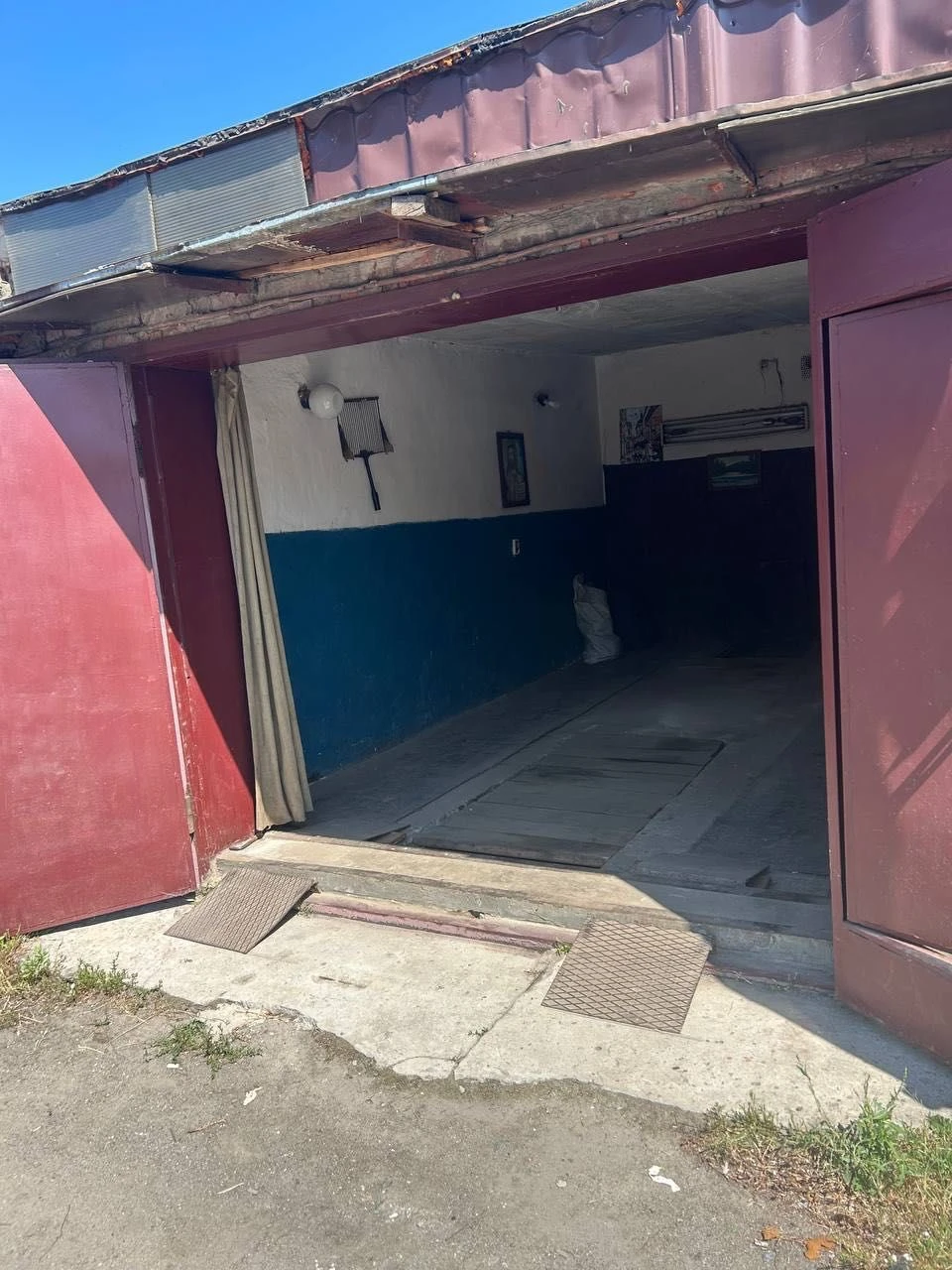 For Sale: Solid Garage
