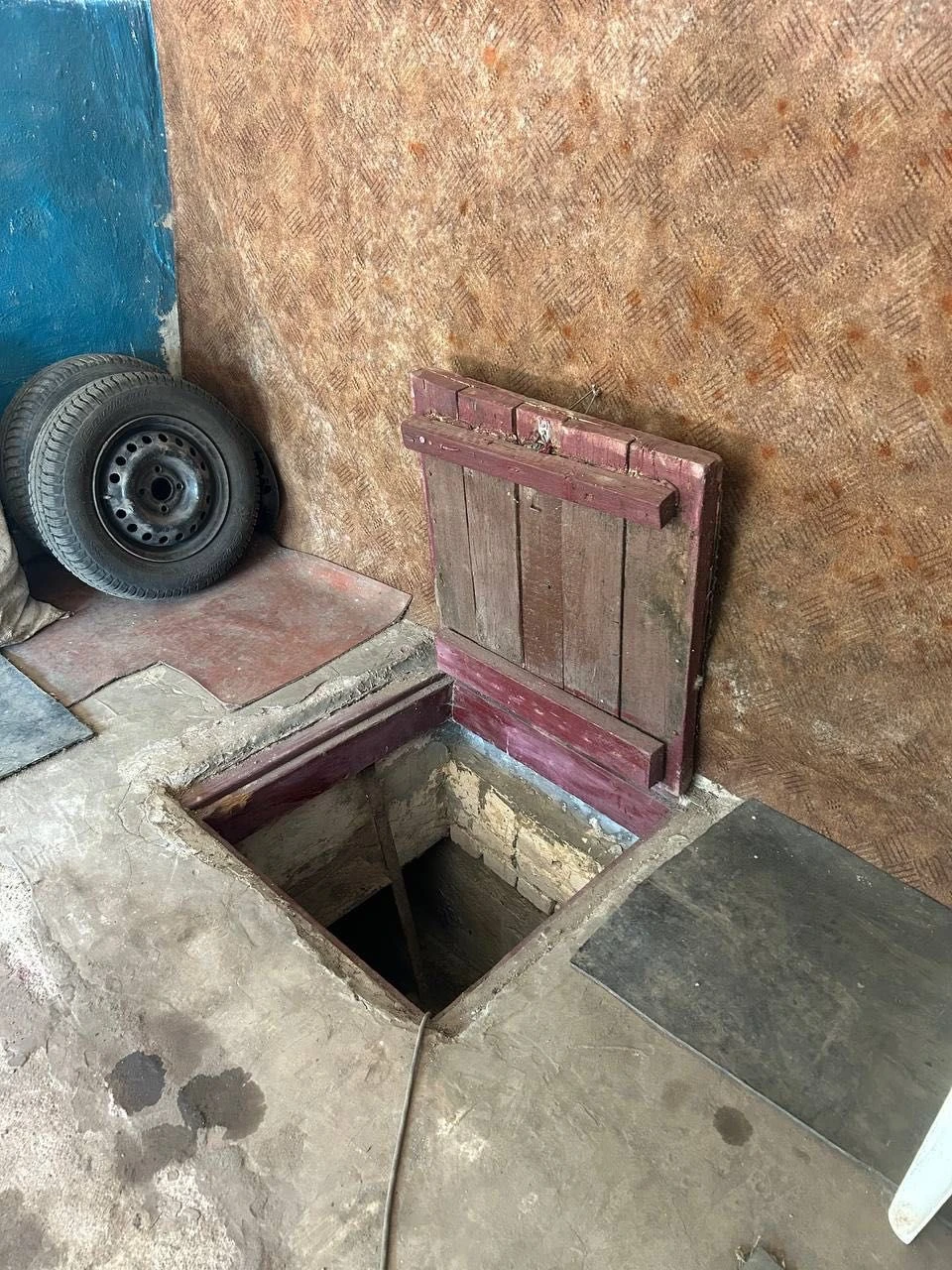 For Sale: Solid Garage