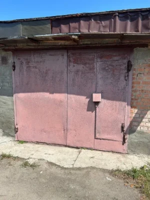 For Sale: Solid Garage