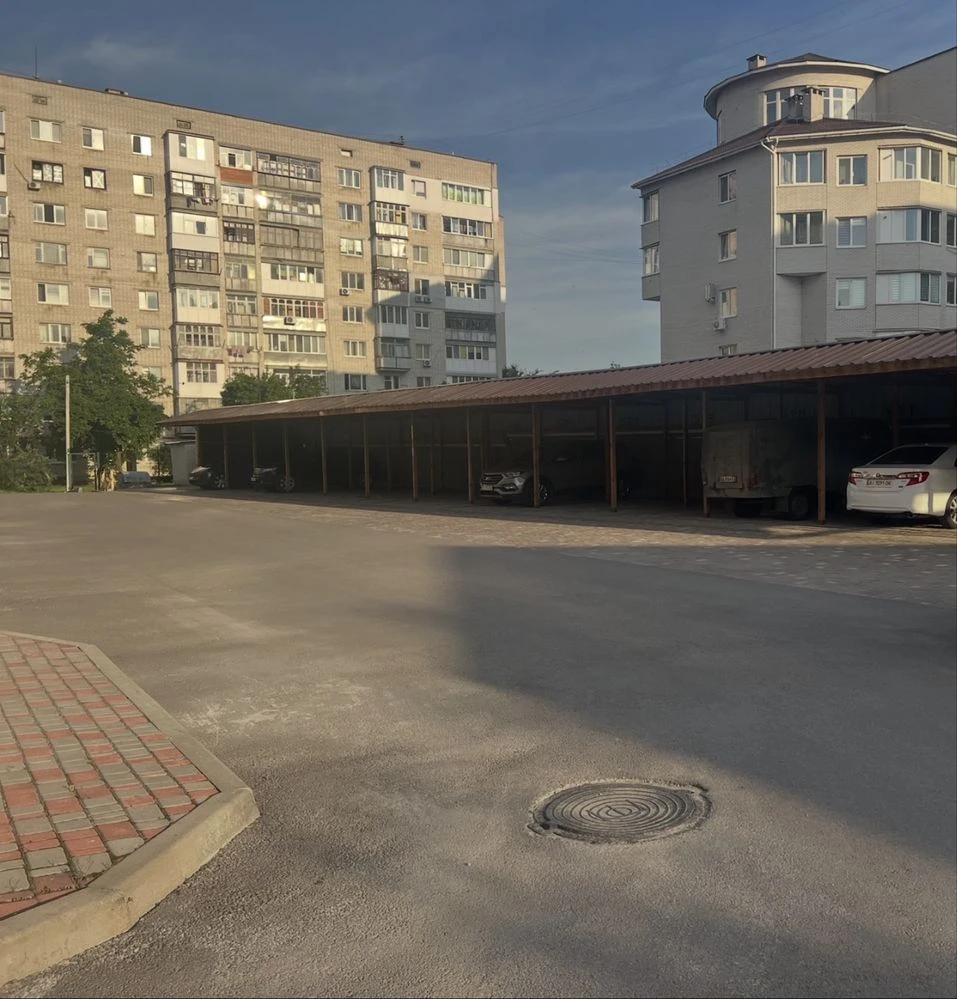 For sale: Covered parking space. Railway. Naiber Residence