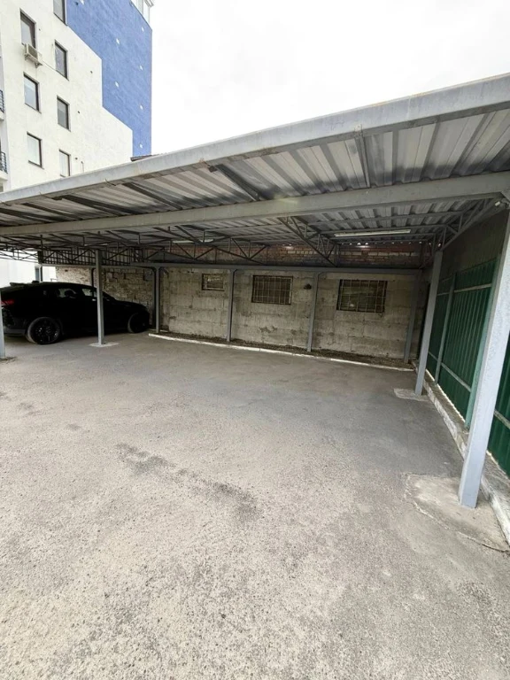 Parking space in the city center near "Dynastia" residential complex