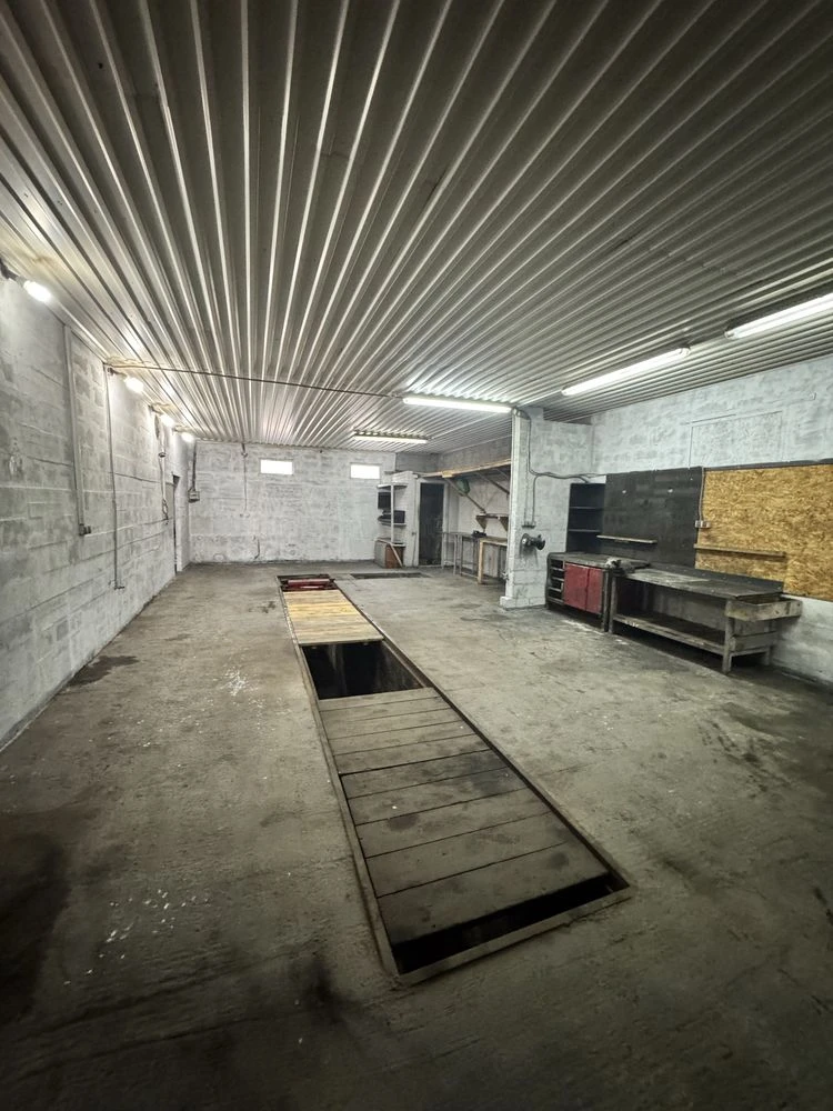 For Sale: GK Polit Box 300 sq m