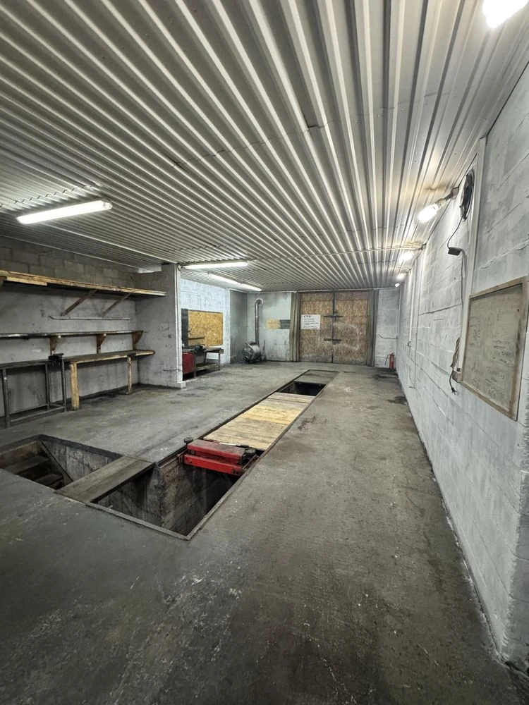 For Sale: GK Polit Box 300 sq m