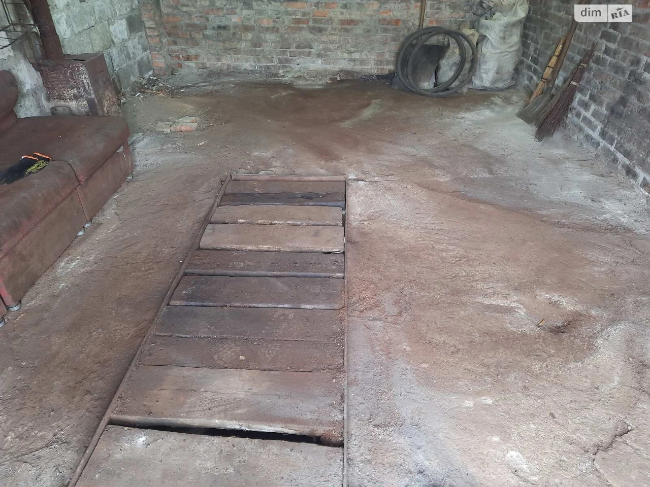 Продаж Місце в гаражному кооперативі Гайок