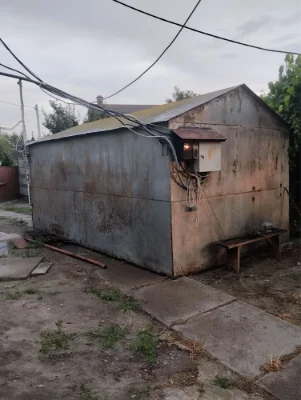 Garage.