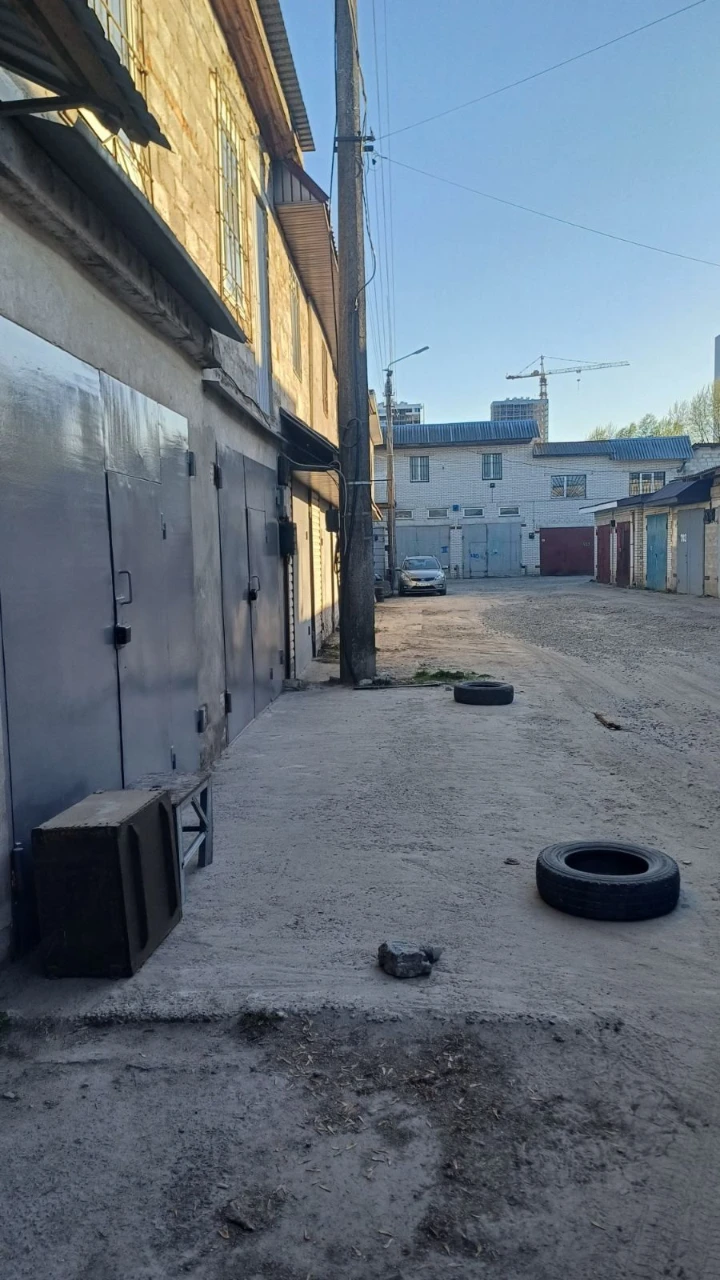 Продаються 2 двоповерхові гаражі в Броварах від ГК "Автомобіліст"