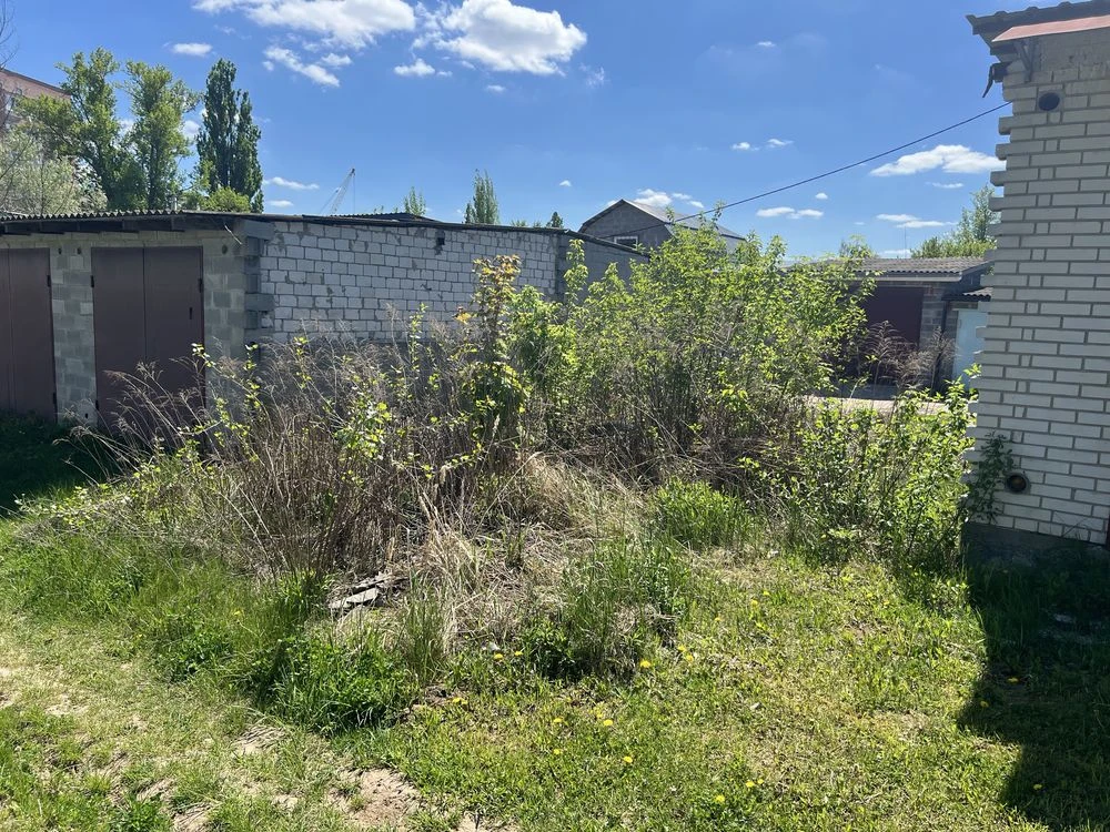 Land for a Garage for Sale - Sunny