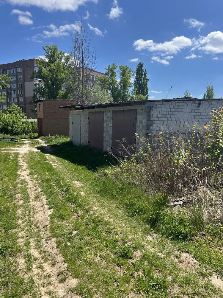 Land for a Garage for Sale - Sunny