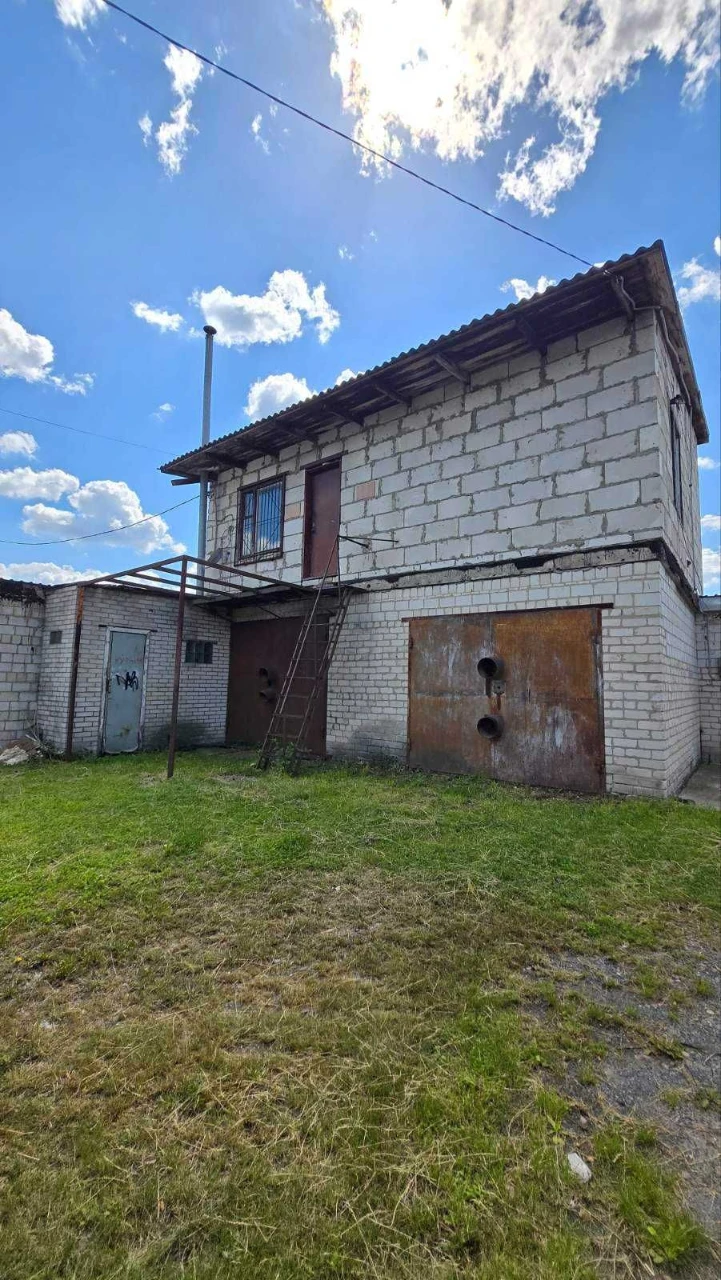 Sale of a two-story garage in the city of Vasylkiv