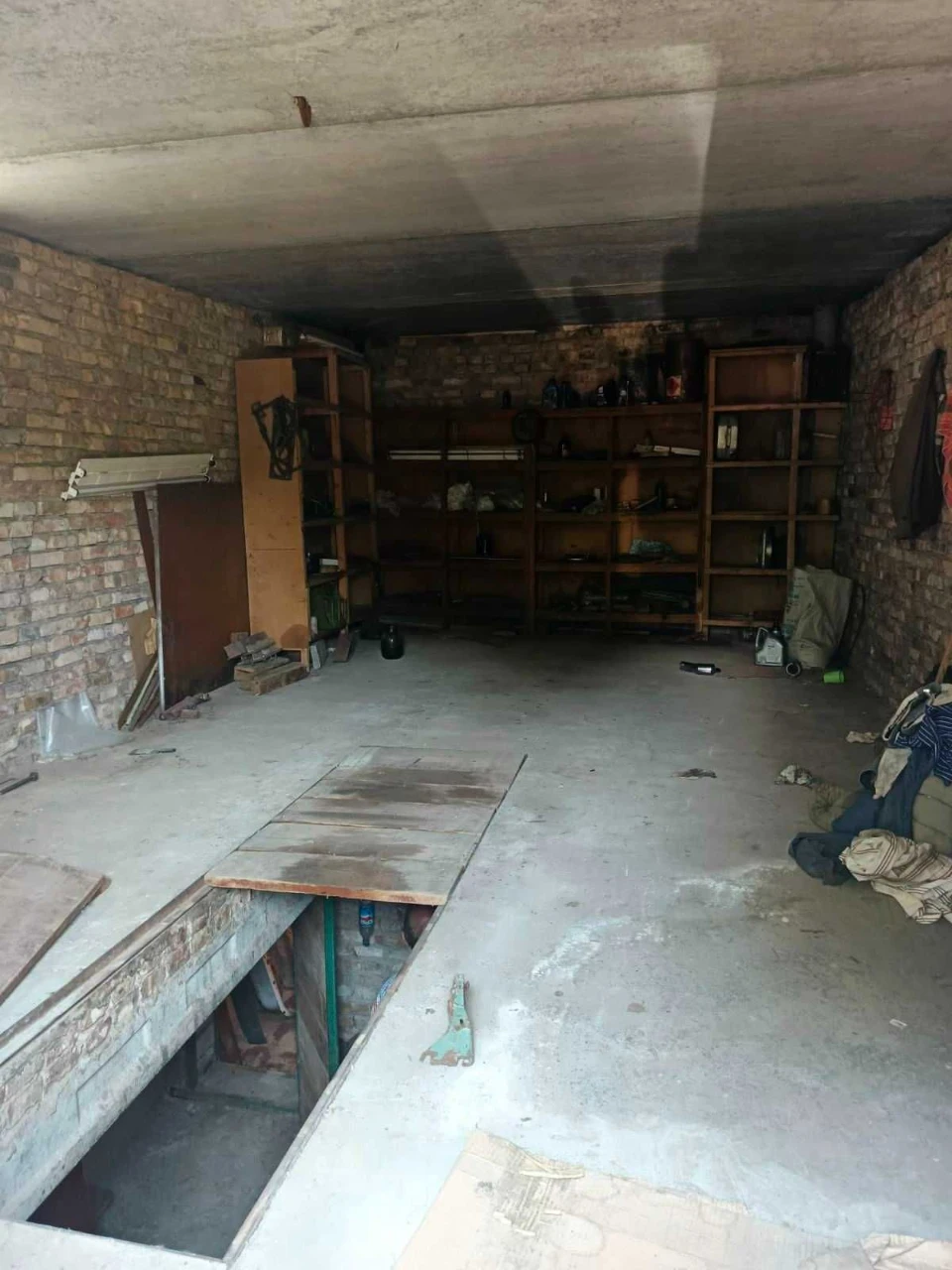 sale of a garage in Vyshorod